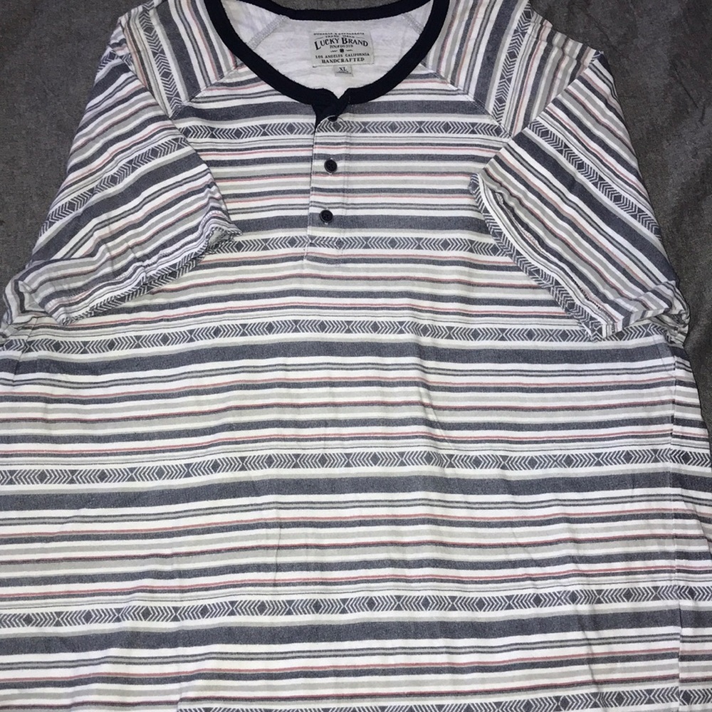 Men’s lucky brand tee